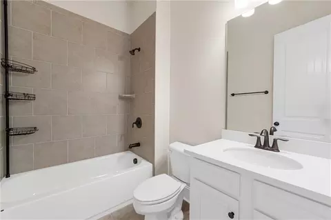 Bath - 2450 Soft Maple St, Atlanta, GA 30360 photo 6 of 6
