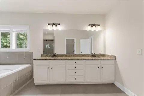 Bath - 2450 Soft Maple St, Atlanta, GA 30360 photo 4 of 6