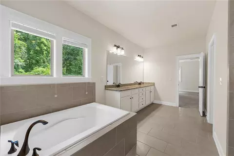 Bath - 2450 Soft Maple St, Atlanta, GA 30360 photo 3 of 6
