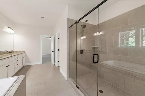 Bath - 2450 Soft Maple St, Atlanta, GA 30360 photo 2 of 6