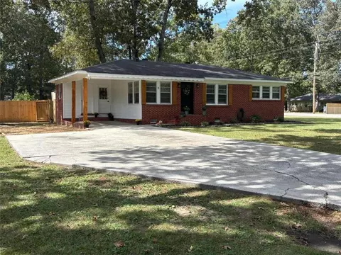 2 Sandy Beach Ter, Rome, GA 30165