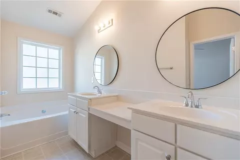 Bath - 3800 Thayer Trce, Duluth, GA 30096 photo 2 of 2