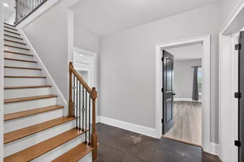 Entry Way - 140 Harmony Grove Ln, Jefferson, GA 30549 photo 7 of 9