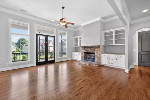 Living - 140 Harmony Grove Ln, Jefferson, GA 30549 photo 5 of 11