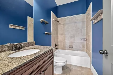 Bath - 140 Harmony Grove Ln, Jefferson, GA 30549 photo 2 of 6