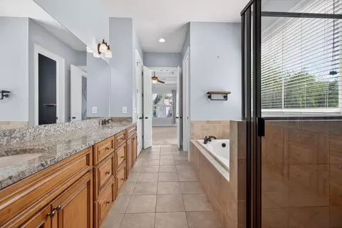 Entry Way - 140 Harmony Grove Ln, Jefferson, GA 30549 photo 6 of 9