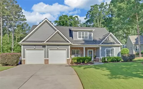 6619 Station Dr, Clermont, GA 30527