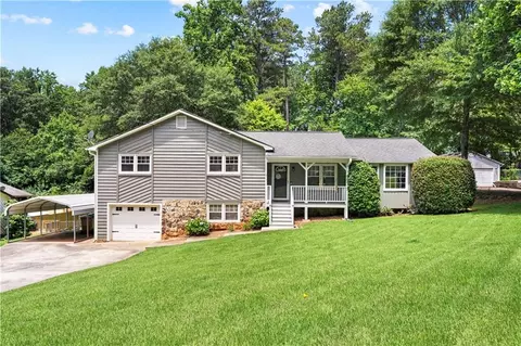 204 Bascomb Ln, Woodstock, GA 30189