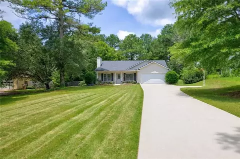 1447 Millstone Ct, Bethlehem, GA 30620