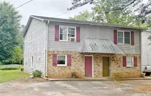 935 Six Oaks Cir #B, Norcross, GA 30093