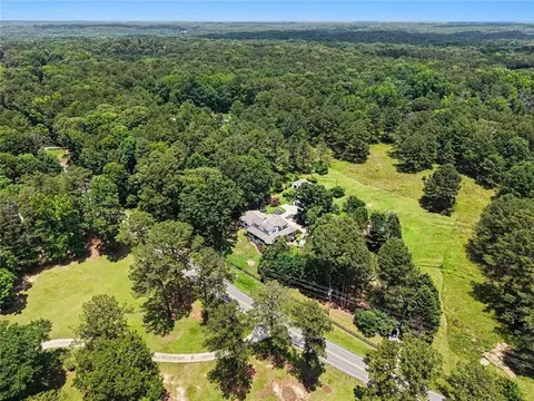 813 Sandy Creek Rd, Fayetteville, GA 30214