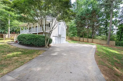 202 Hawkins Farm Cir, Ball Ground, GA 30107