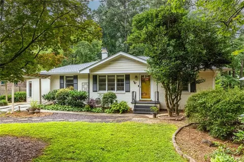 2469 Hunting Valley Dr, Decatur, GA 30033