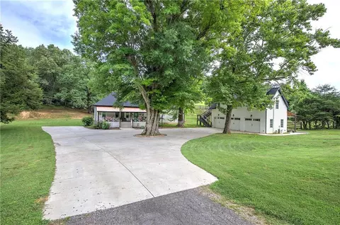 182 Henry Mack Hill Rd, Rydal, GA 30171