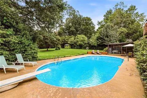 1833 Poinsettia Dr, Marietta, GA 30062