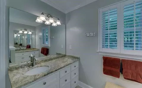 Bath - 1195 Bethany Rd, Jasper, GA 30143 photo 1 of 10