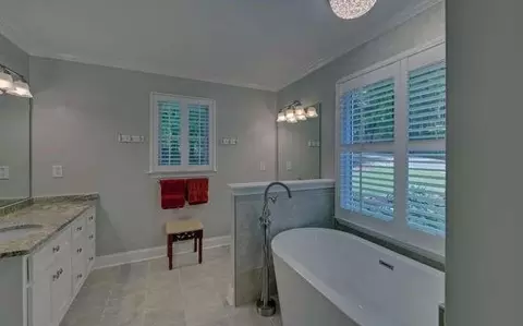 Bath - 1195 Bethany Rd, Jasper, GA 30143 photo 2 of 10