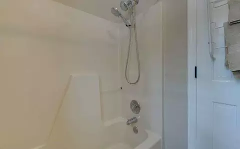 Bath - 1195 Bethany Rd, Jasper, GA 30143 photo 8 of 10