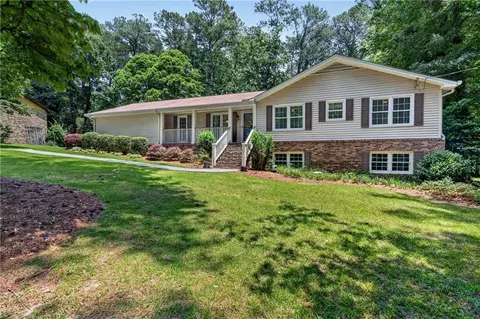 2868 Hickory Ln, Snellville, GA 30078