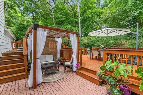 225 Royal Colony Ct, Alpharetta, GA 30022