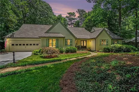 5168 Sandlewood Ct, Marietta, GA 30068