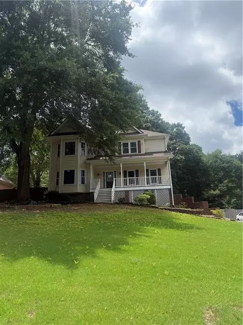 2031 Lakewood Cir, Grayson, GA 30017