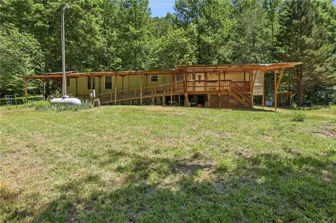 125 King Bird Dr, Cleveland, GA 30528