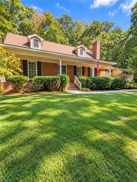 403 S Sequoyah Cir NE, Calhoun, GA 30701