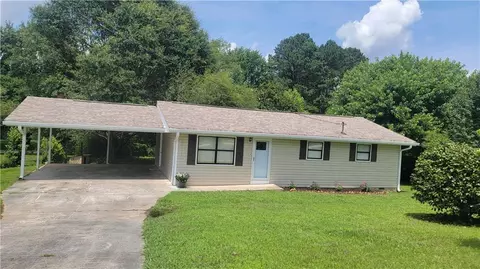 77 Pierce Rd, Hiram, GA 30141