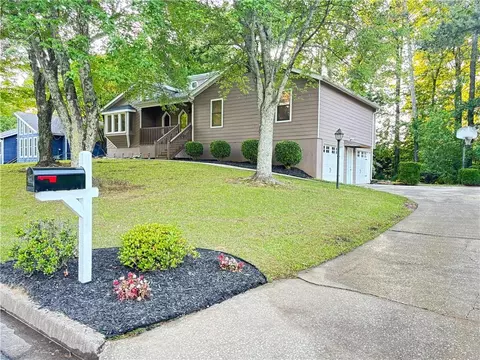 3521 Birchwood Trl, Snellville, GA 30078