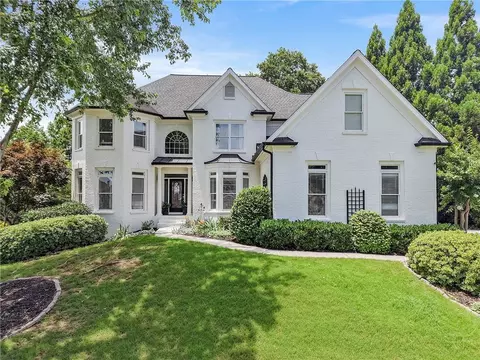 2461 Floral Valley Dr, Dacula, GA 30019