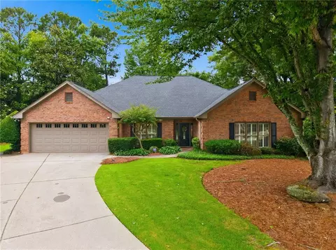 965 Knoll Crest Ct, Alpharetta, GA 30004