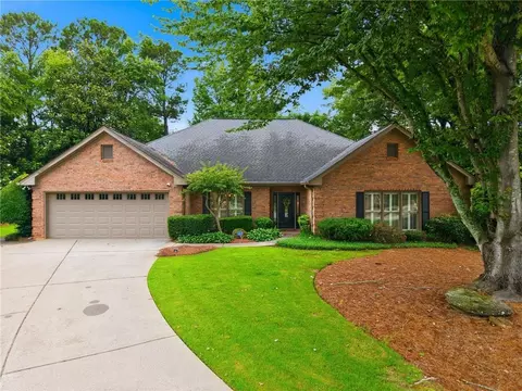 965 Knoll Crest Ct, Alpharetta, GA 30004