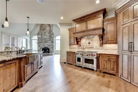 Kitchen - 8130 Formby Ct, Duluth, GA 30097 photo 10 of 17