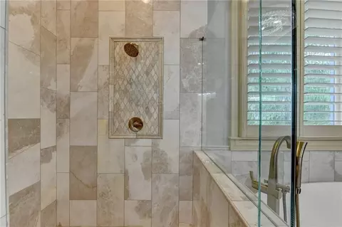 Bath - 8130 Formby Ct, Duluth, GA 30097 photo 5 of 19