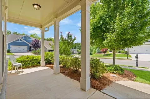 Exterior - 400 Laurel Spring Ct, Canton, GA 30114 photo 1 of 8