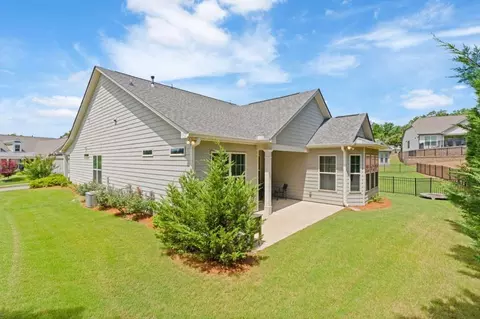 Exterior - 400 Laurel Spring Ct, Canton, GA 30114 photo 3 of 8