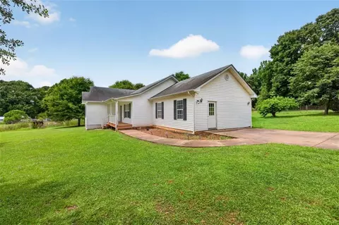 602 Pendergrass Rd, Winder, GA 30680 photo 5