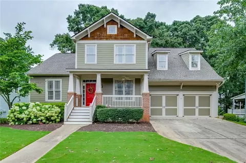 5843 Peacock Ln, Hoschton, GA 30548