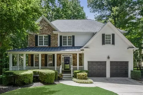 3060 Burlingame Dr, Roswell, GA 30075