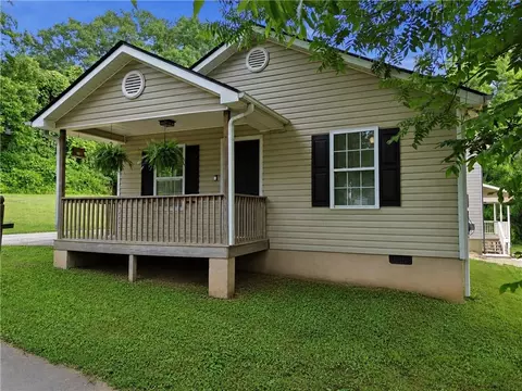 16 Moody St, Cartersville, GA 30120
