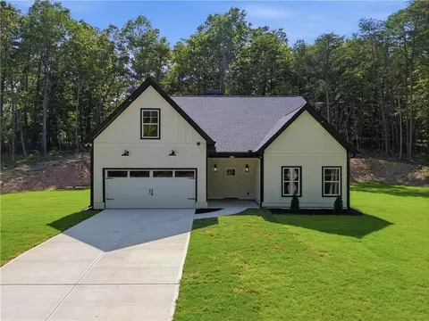 Exterior - 539 E Valley Rd NE, Rydal, GA 30171 photo 2 of 6