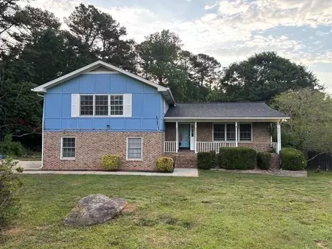 832 S Deshon Rd, Lithonia, GA 30058