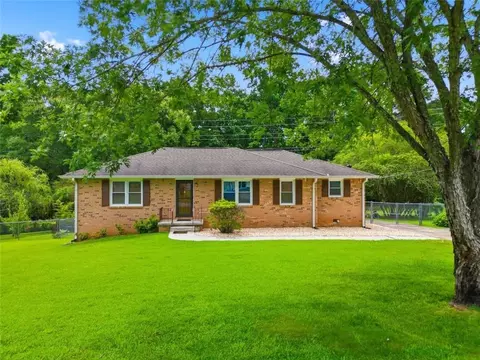 3283 Meadowview Ln SW, Marietta, GA 30008