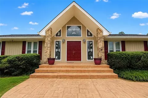 1464 Lakeview Rd, Grayson, GA 30017