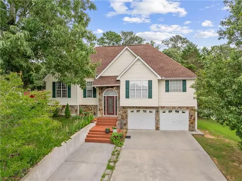 391 Wildwood Cir SE, Calhoun, GA 30701