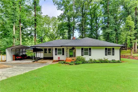 307 Pine Cir, Monroe, GA 30655