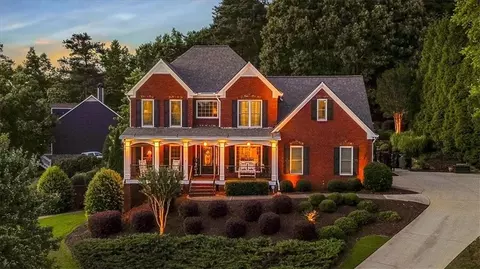 20 Lake Overlook Dr, White, GA 30184