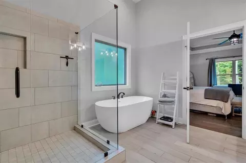 Bath - 103 Heights Ave, Forsyth, GA 31029 photo 3 of 4