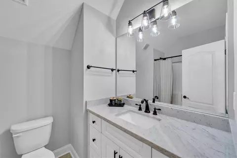 Bath - 103 Heights Ave, Forsyth, GA 31029 photo 4 of 4